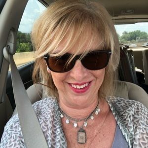 Meet your Posher, Nancy